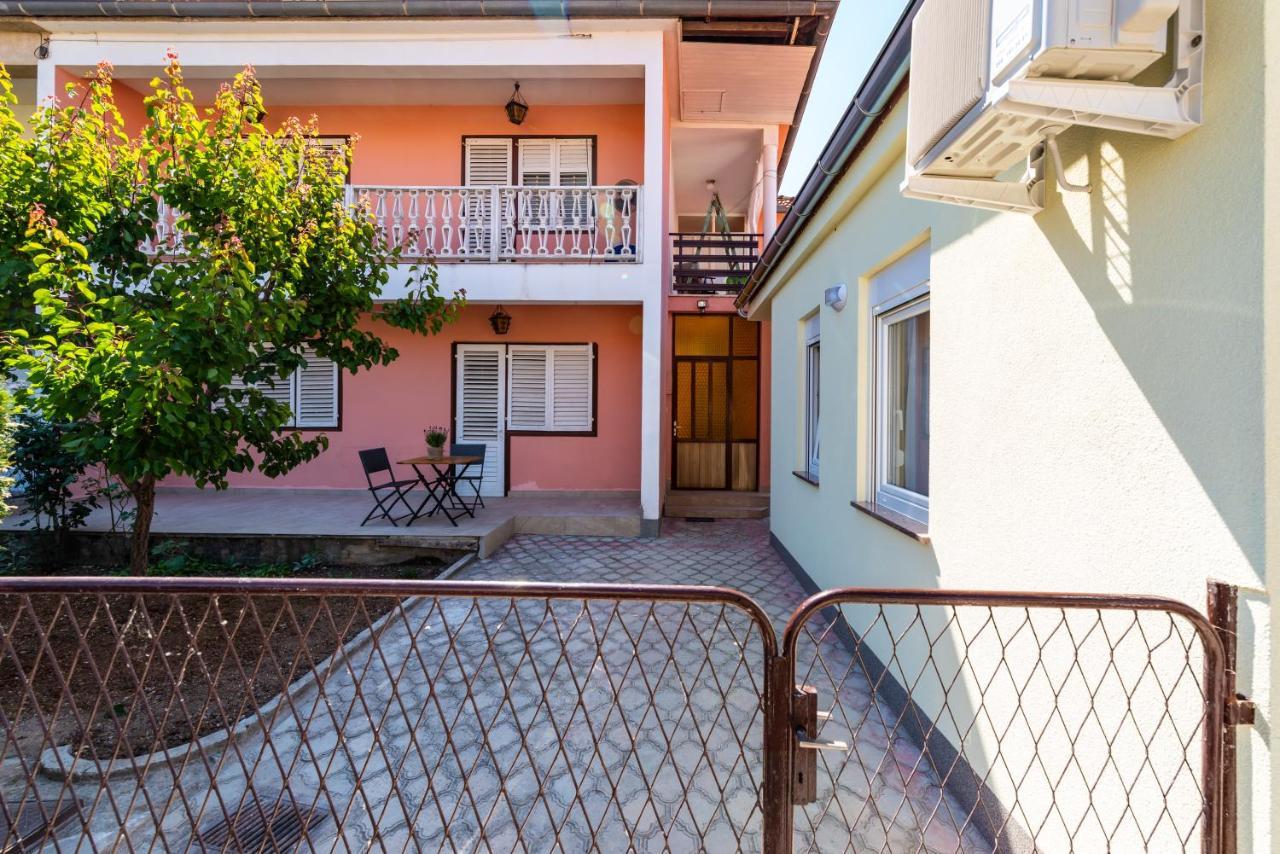 Studio apartment Gina Zara Esterno foto